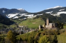 Castel Reinegg con vista su Sarentino